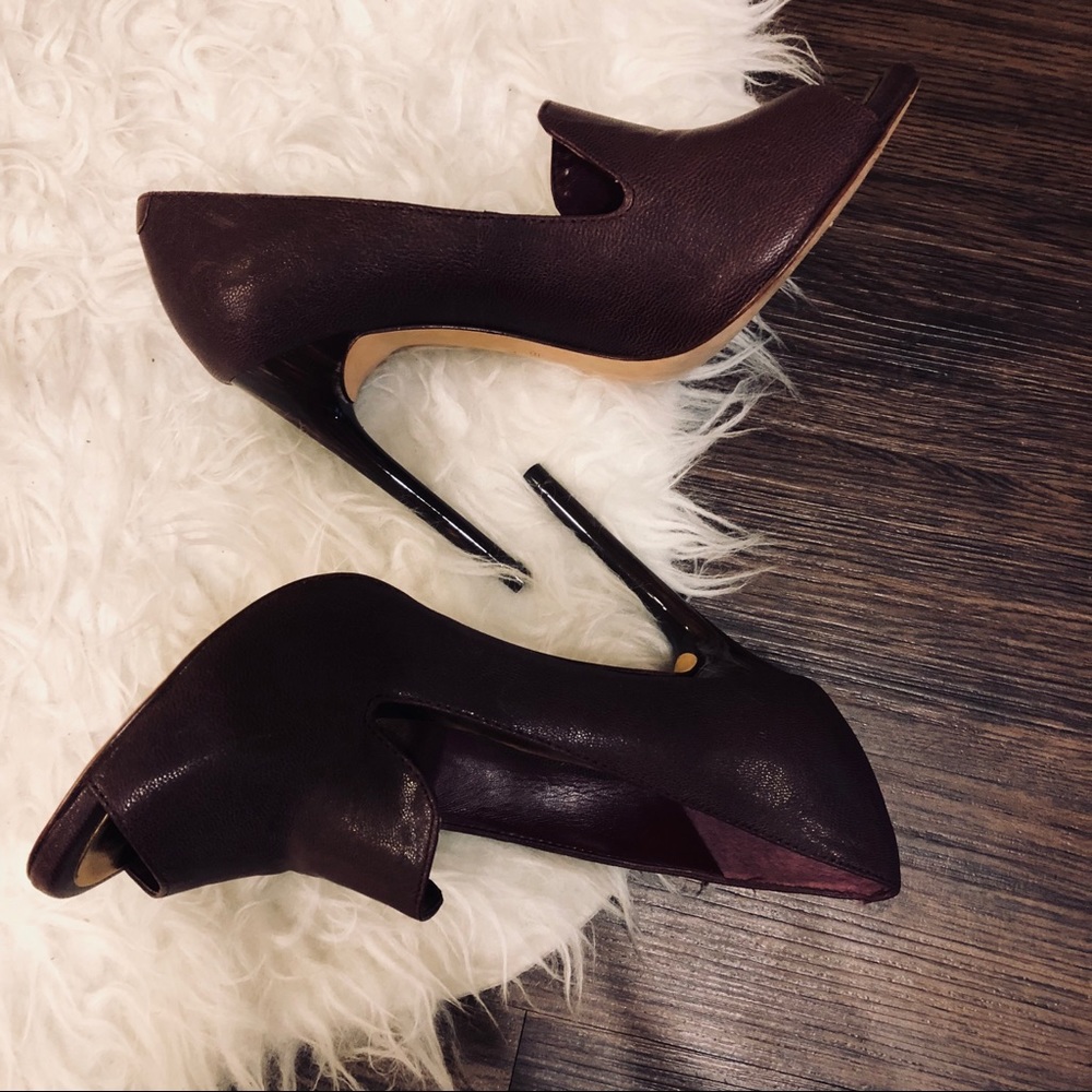 BGBG MaxAzria leather heels